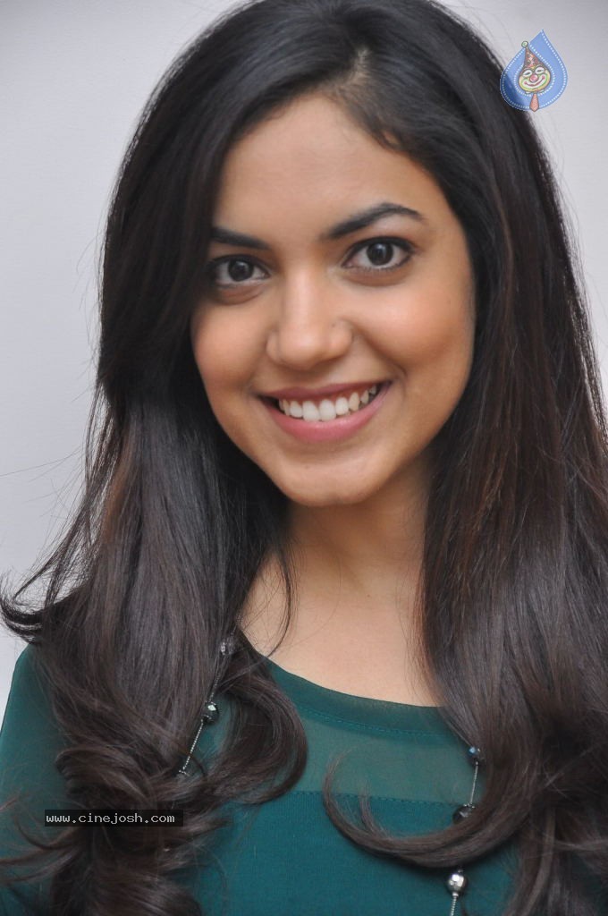 Reetu Varma Latest Pics - 31 / 47 photos