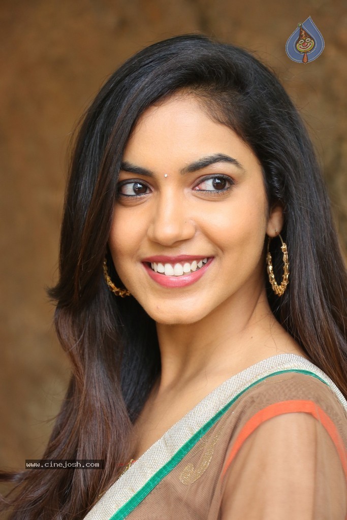 Reetu Varma Latest Stills - 53 / 58 photos