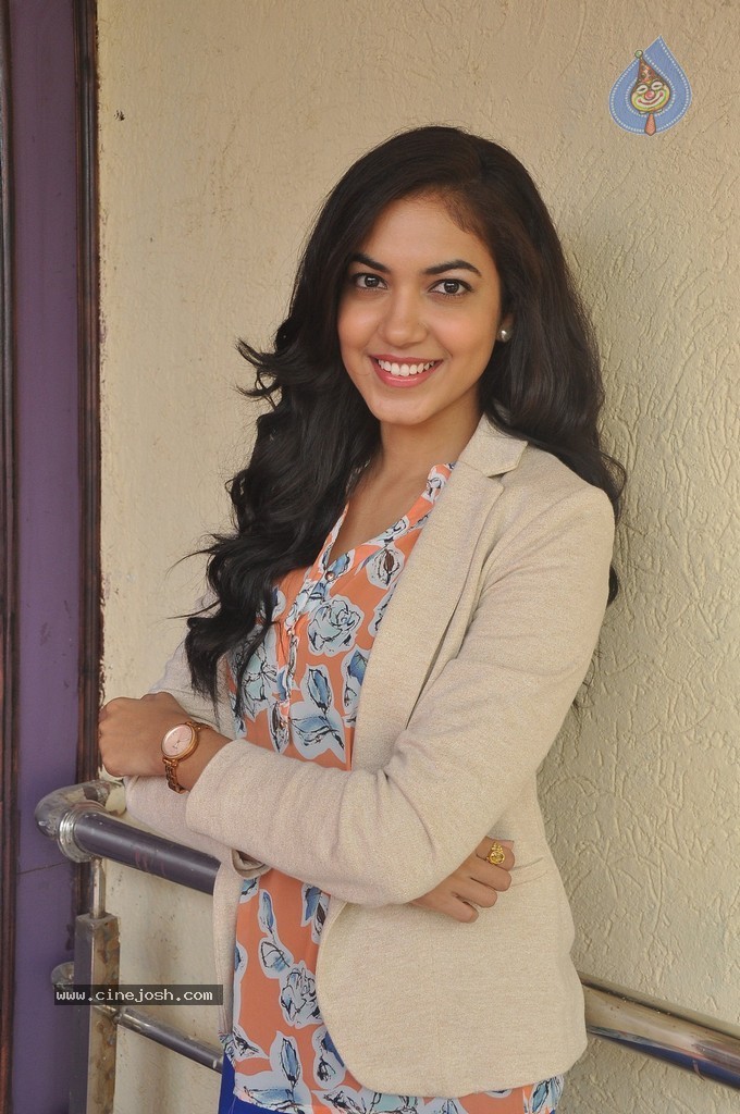 Reetu Varma Latest Stills - 19 / 72 photos