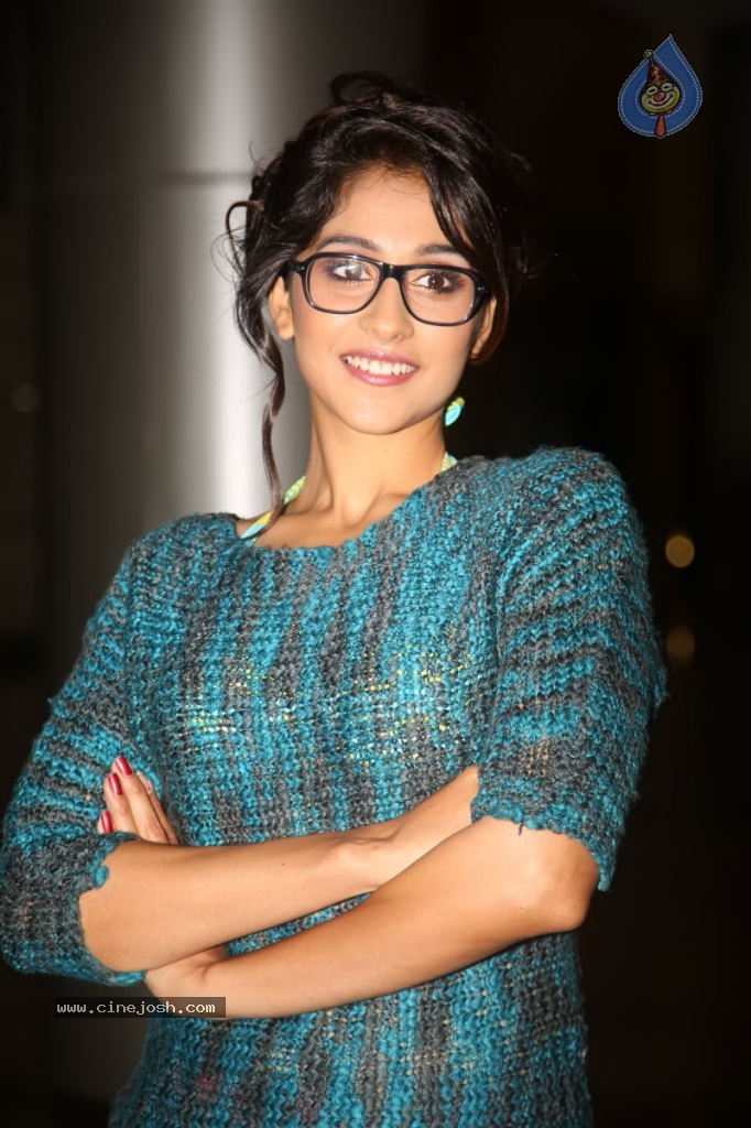 Regina Cassandra Gallery - 107 / 157 photos