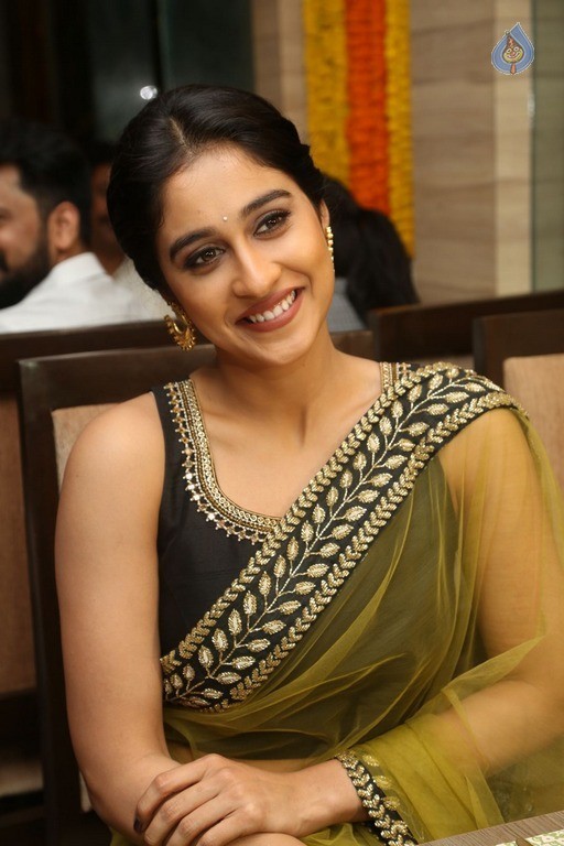 Regina Cassandra Latest Gallery - 25 / 66 photos