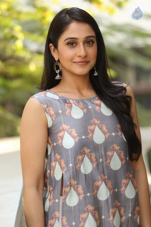 Regina Cassandra Latest Photos - 38 / 42 photos