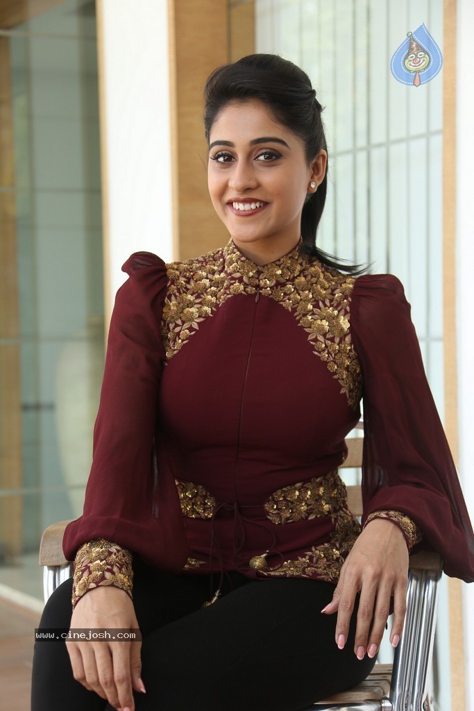 Regina Cassandra New Gallery - 32 / 152 photos