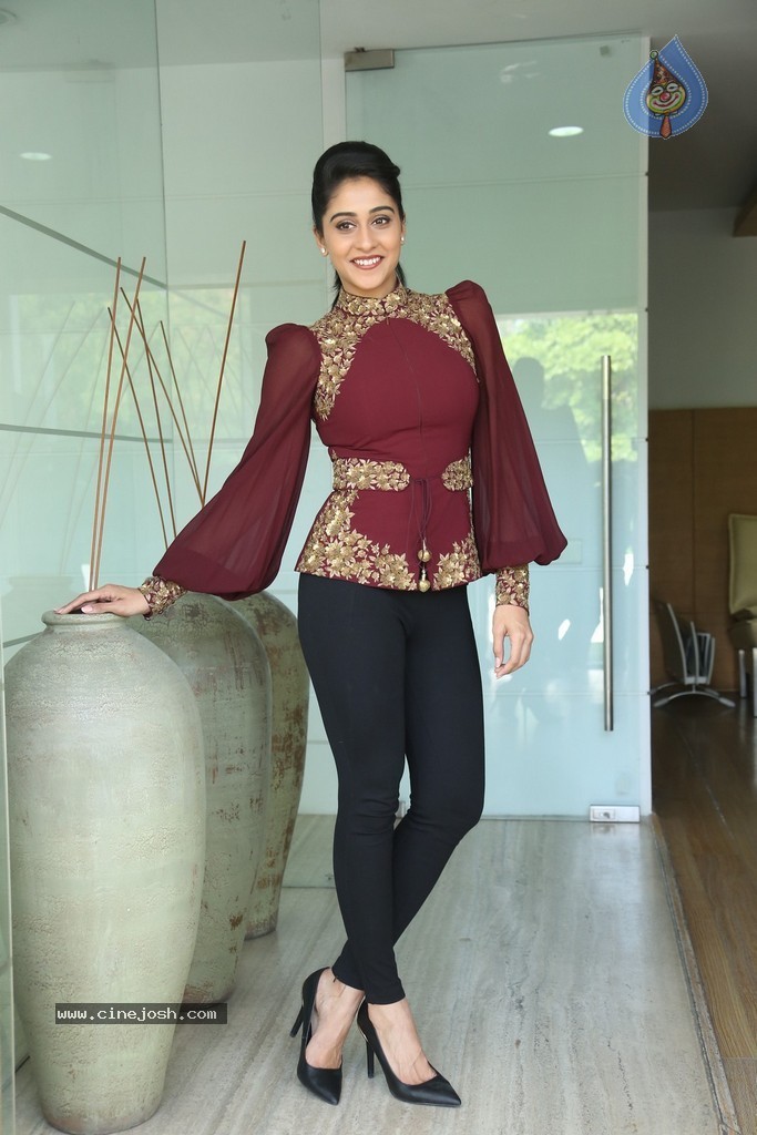 Regina Cassandra New Gallery - 123 / 152 photos