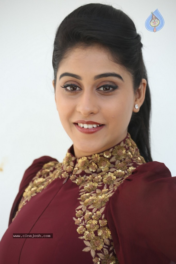 Regina Cassandra New Gallery - 125 / 152 photos