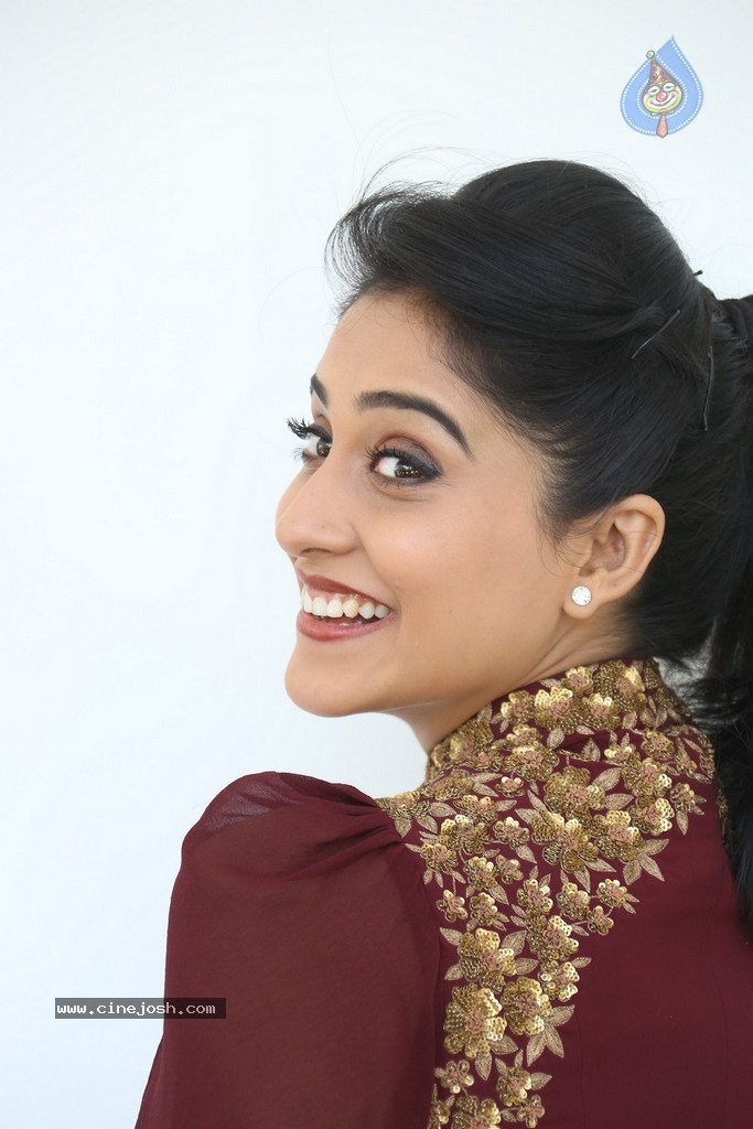 Regina Cassandra New Gallery - 130 / 152 photos