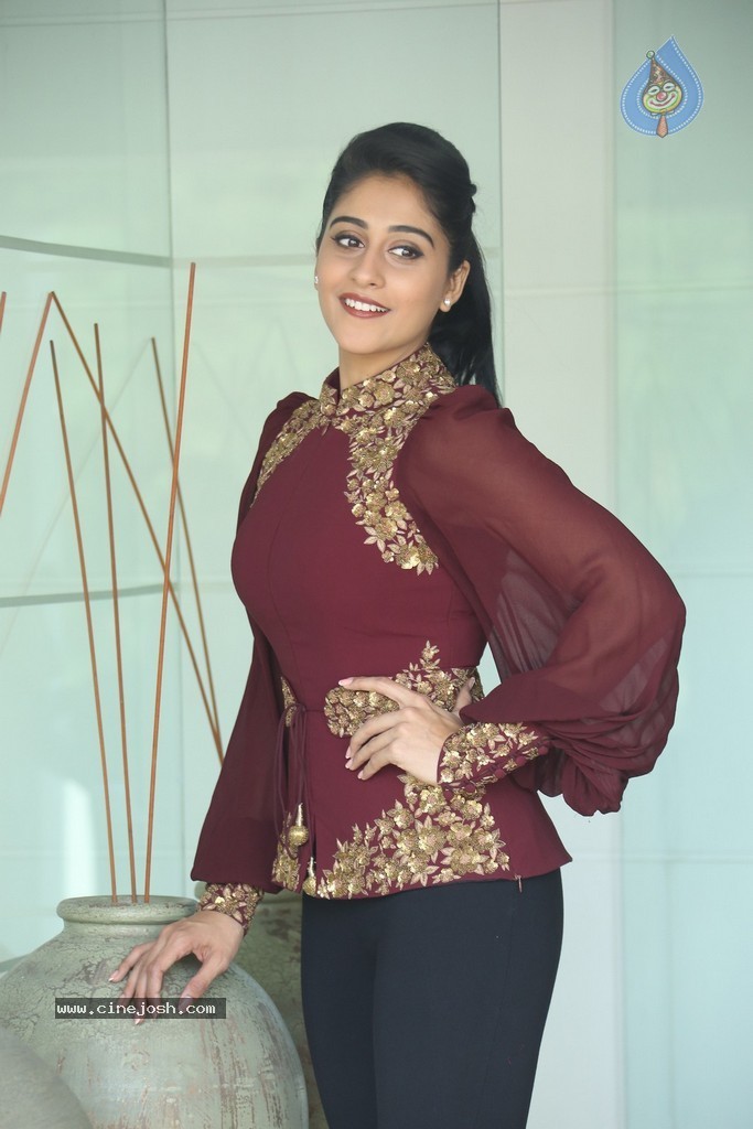 Regina Cassandra New Gallery - 143 / 152 photos