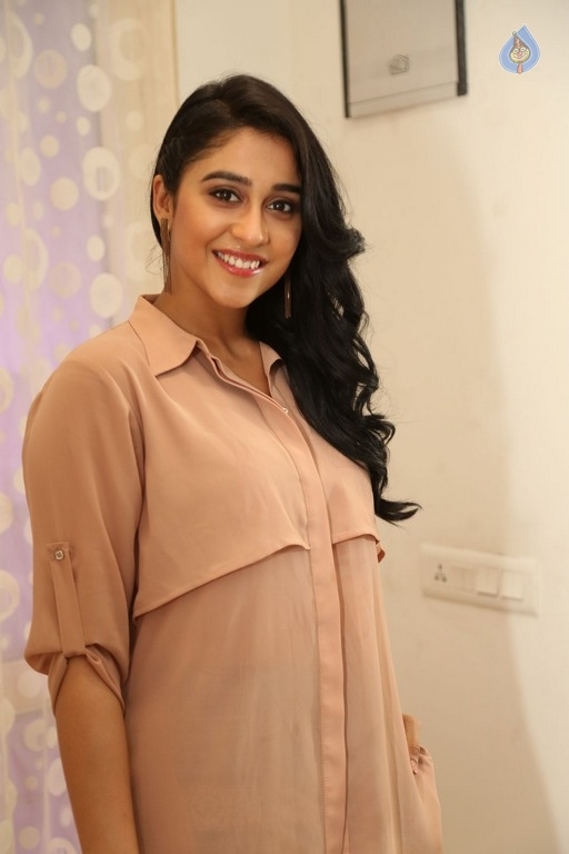Regina Cassandra New Photos - 31 / 40 photos