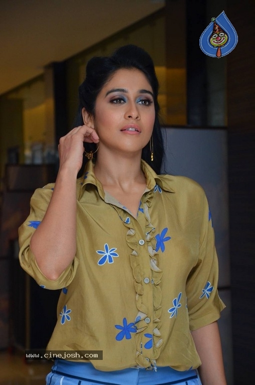 Regina Cassandra New Photos - 15 / 15 photos