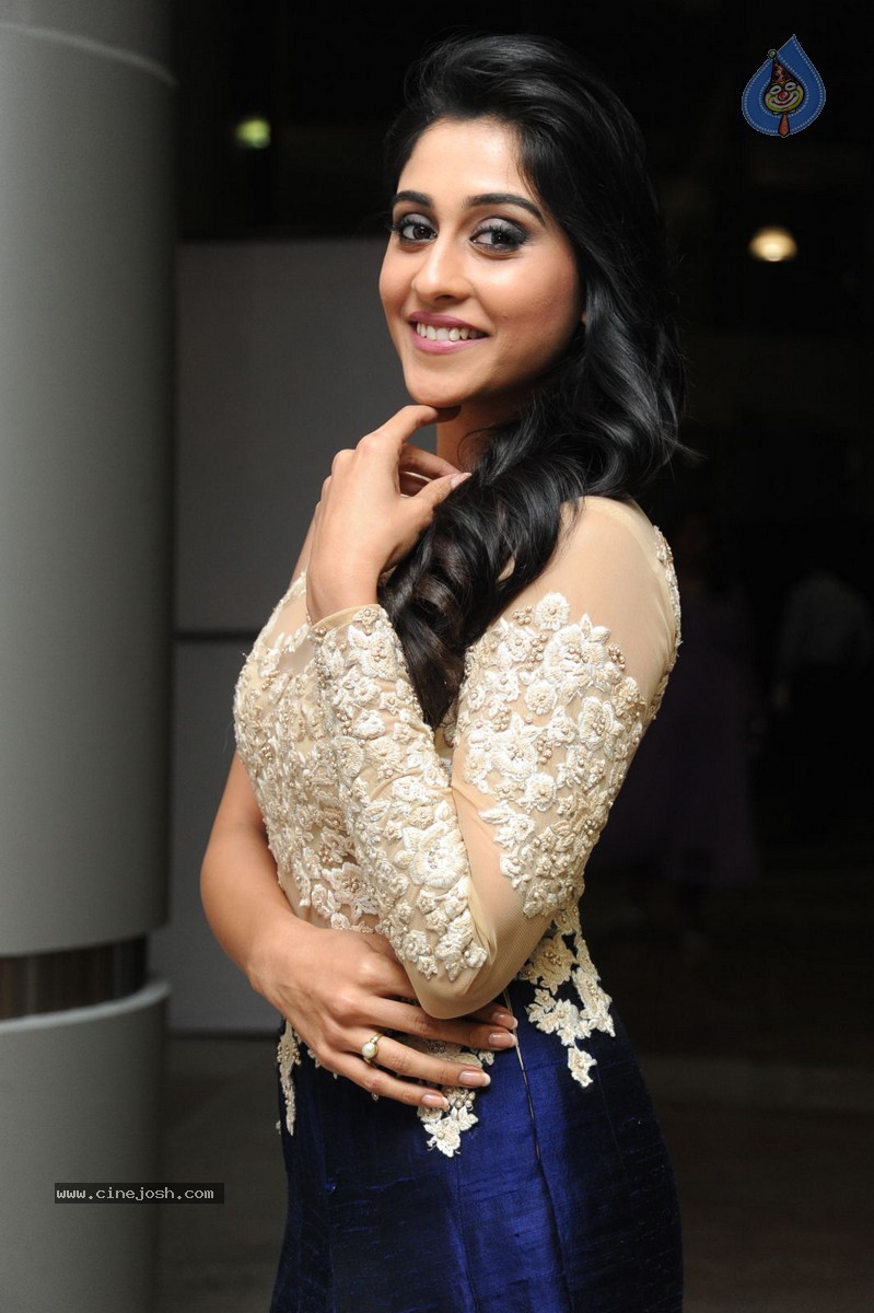 Regina Cassandra New Pics - 78 / 101 photos