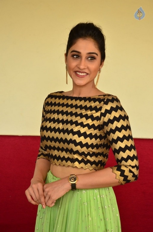 Regina Cassandra New Stills - 15 / 20 photos