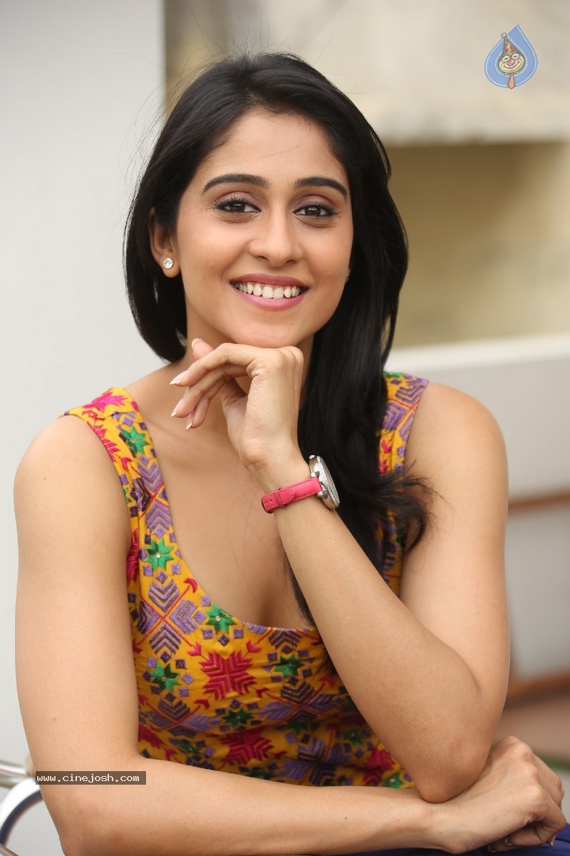 Regina Cassandra New Stills - 20 / 118 photos