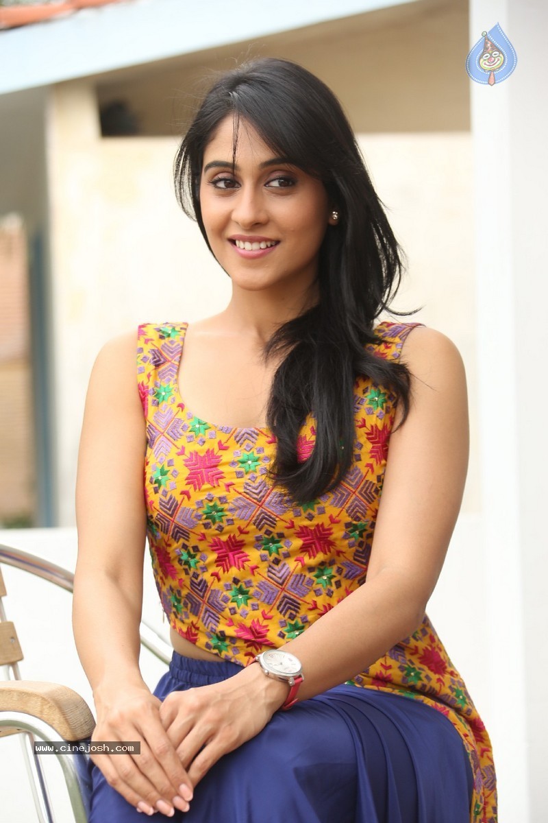 Regina Cassandra New Stills - 24 / 118 photos