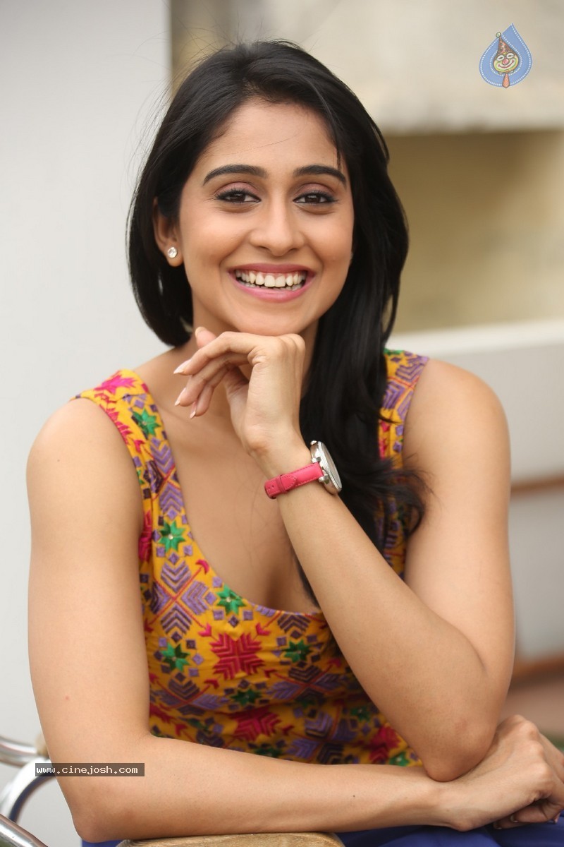 Regina Cassandra New Stills - 47 / 118 photos