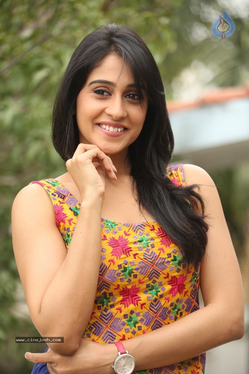 Regina Cassandra New Stills - 58 / 118 photos