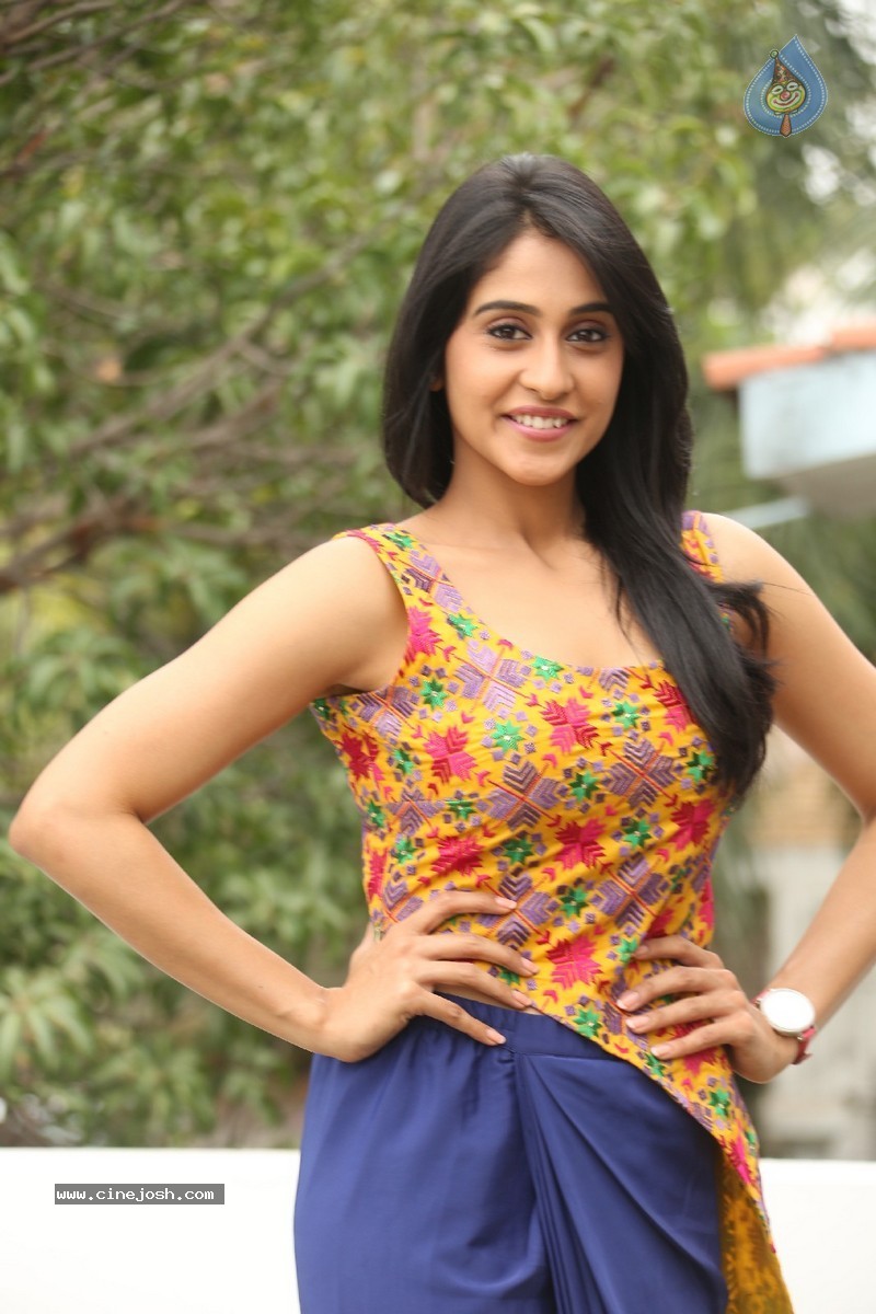 Regina Cassandra New Stills - 73 / 118 photos