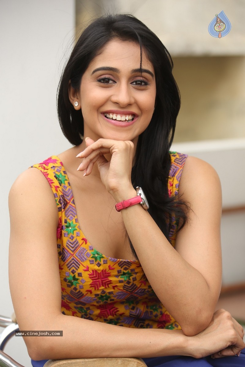 Regina Cassandra New Stills - 109 / 118 photos