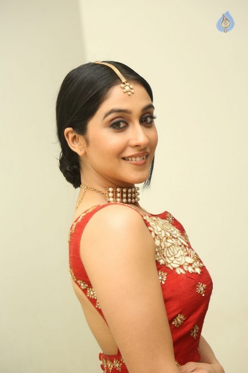 Regina Cassandra Photos - 18 / 41 photos