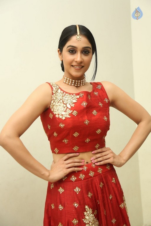 Regina Cassandra Photos - 19 / 41 photos