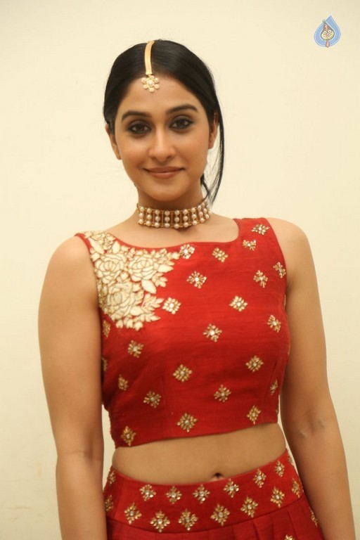 Regina Cassandra Photos - 31 / 41 photos