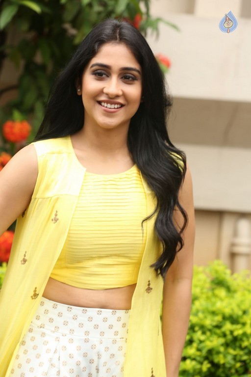 Regina Cassandra Photos - 11 / 61 photos