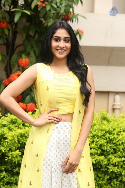 Regina Cassandra Photos - 38 / 61 photos