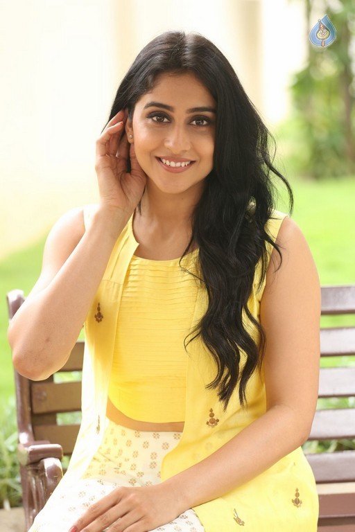 Regina Cassandra Photos - 39 / 61 photos