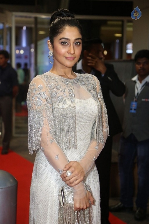 Regina Cassandra Photos - 31 / 31 photos