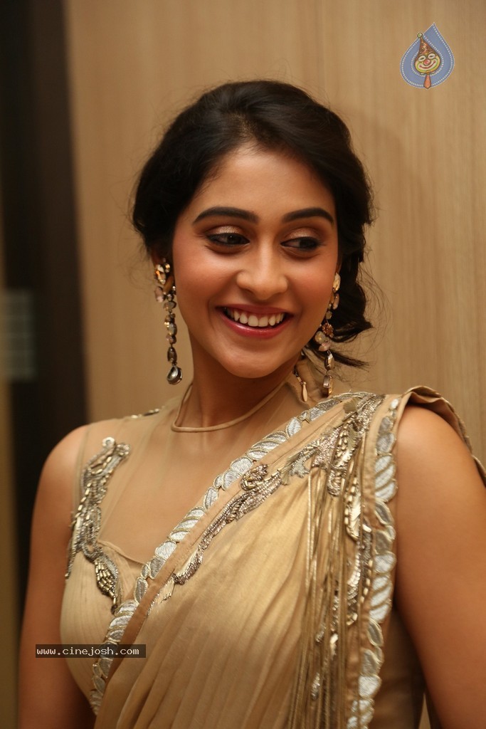 Regina Hot Photos - 29 / 55 photos