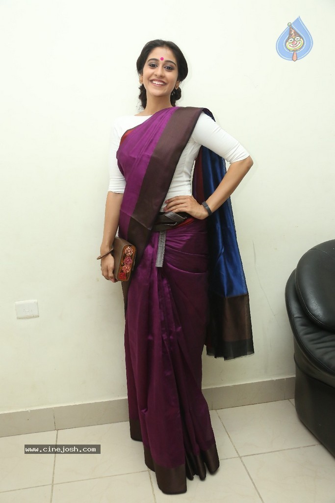 Regina New Photos - 9 / 100 photos