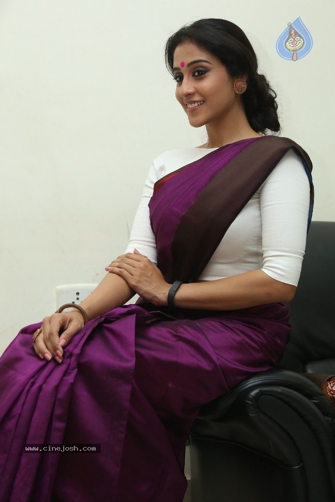 Regina New Photos - 41 / 100 photos