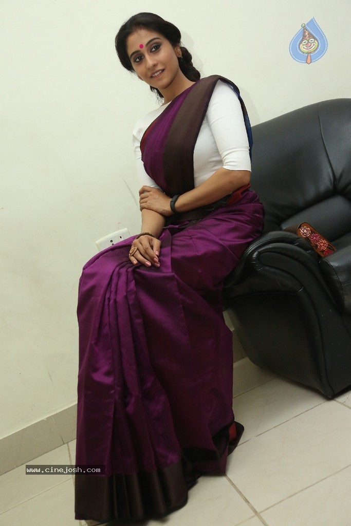 Regina New Photos - 68 / 100 photos