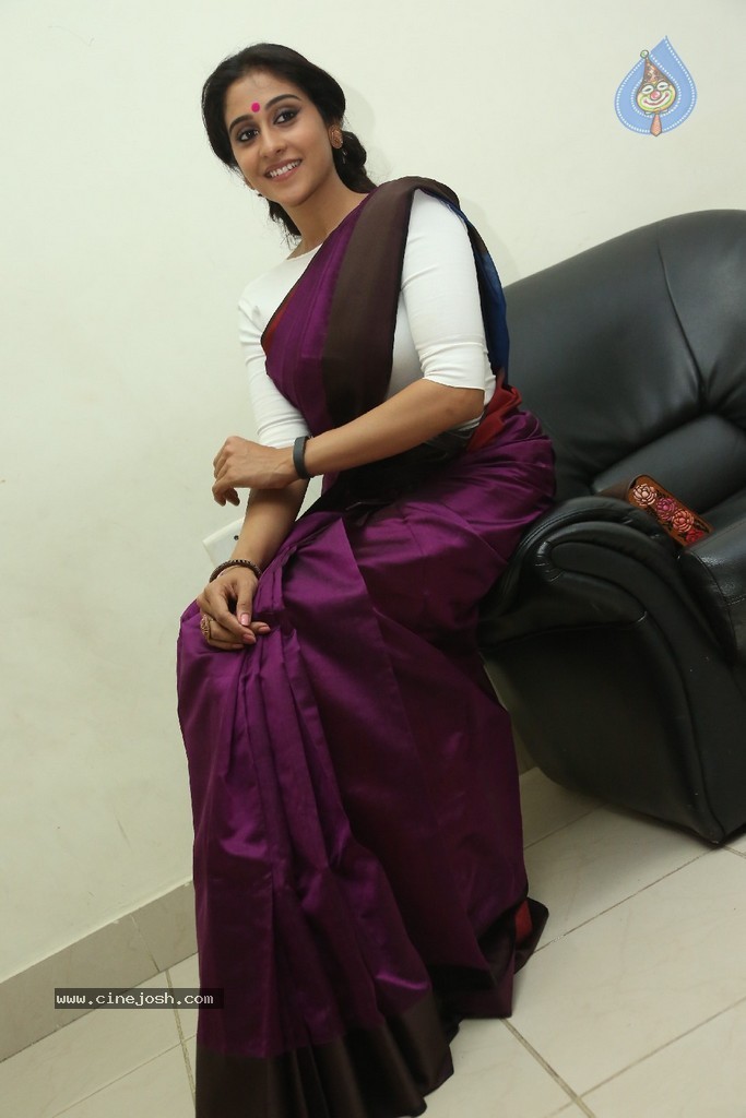 Regina New Photos - 89 / 100 photos