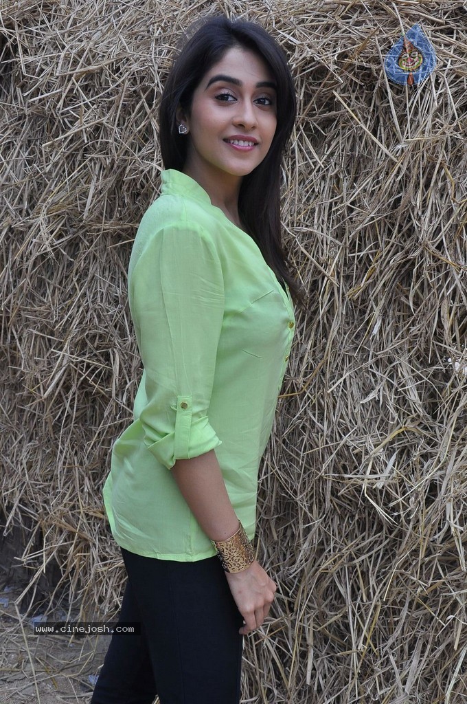 Regina Latest Photos - 8 / 45 photos