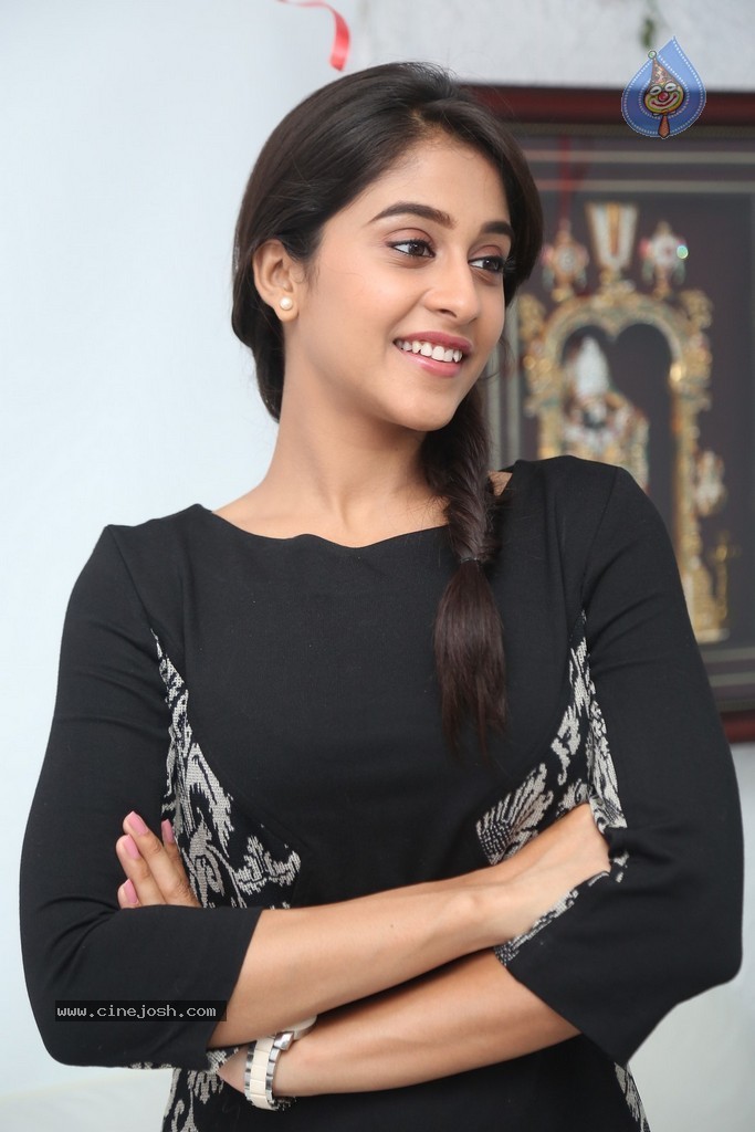 Regina New Stills - 87 / 92 photos