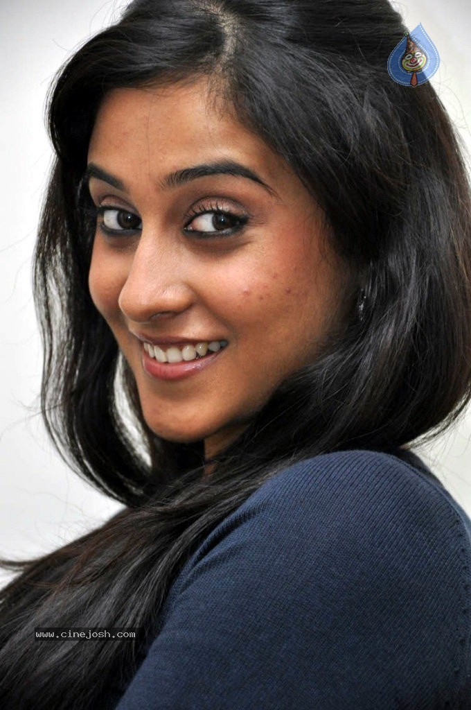 Regina New Stills - 38 / 57 photos