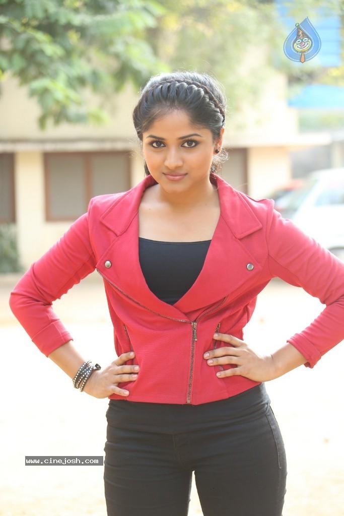 Rehana New Stills - 13 / 200 photos