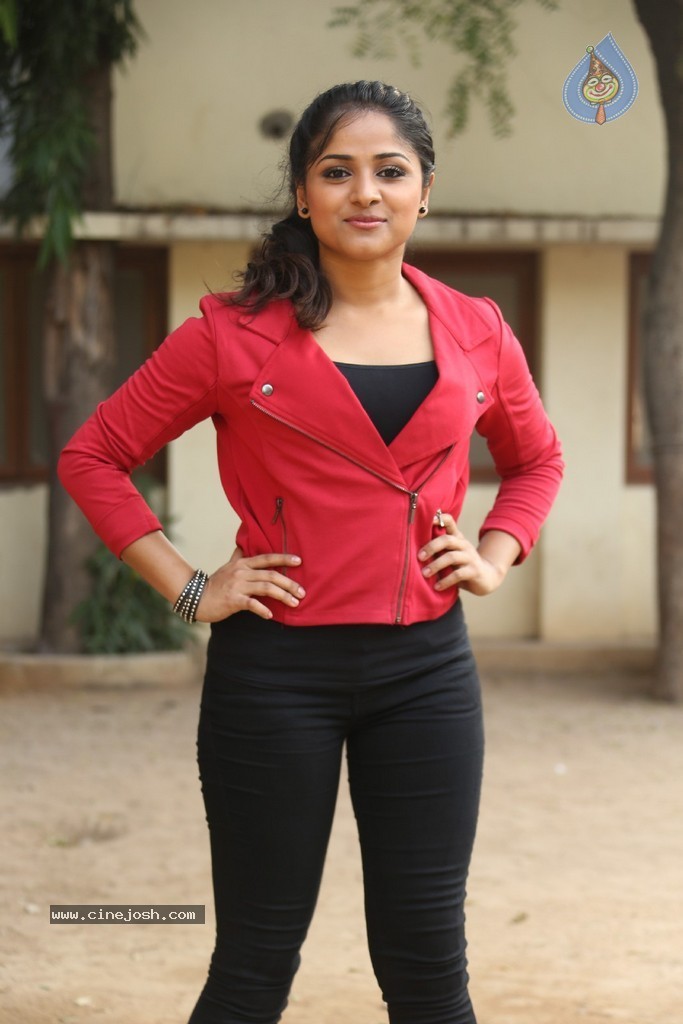 Rehana New Stills - 36 / 200 photos