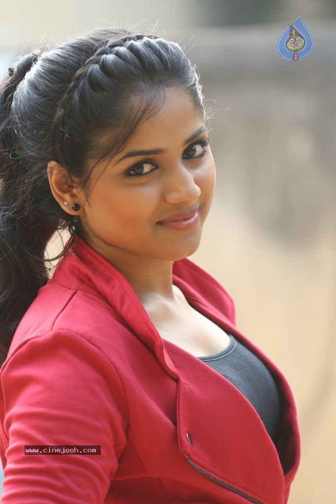 Rehana New Stills - 61 / 200 photos