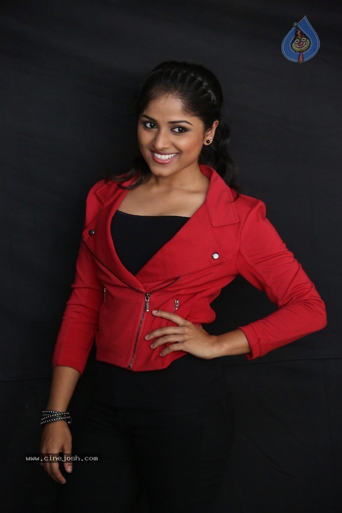 Rehana New Stills - 86 / 200 photos