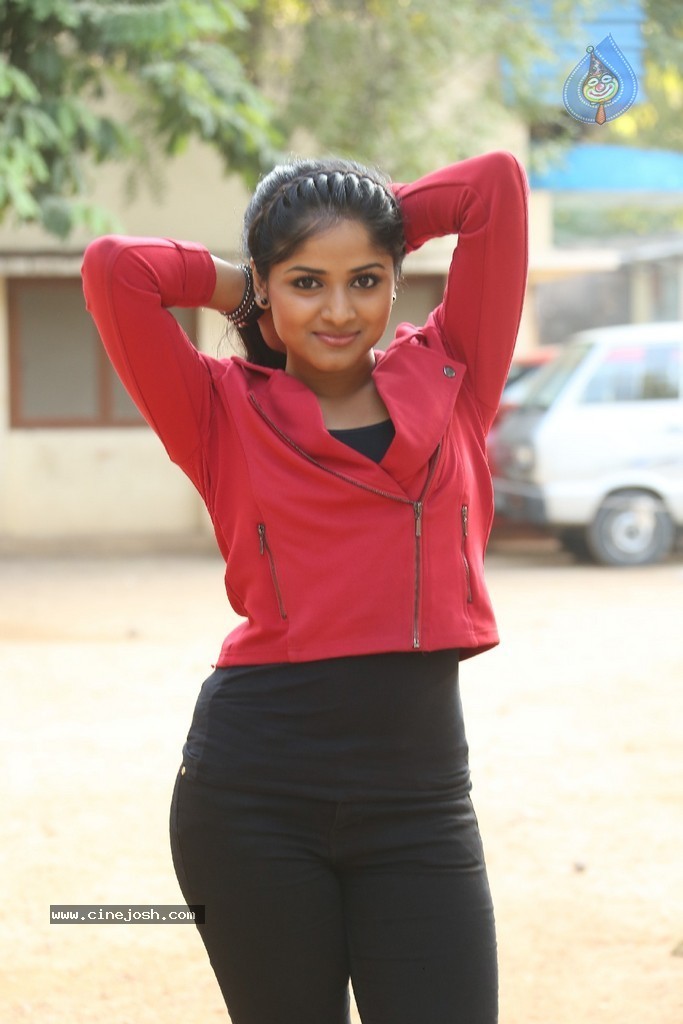 Rehana New Stills - 126 / 200 photos