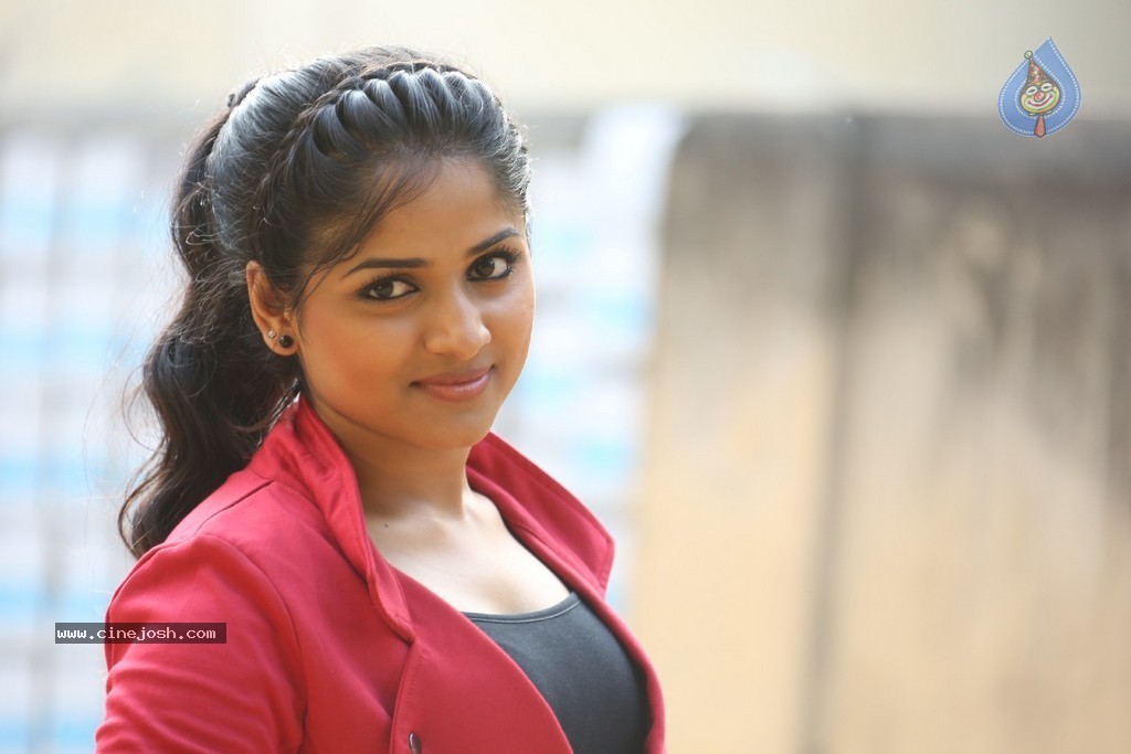 Rehana New Stills - 151 / 200 photos