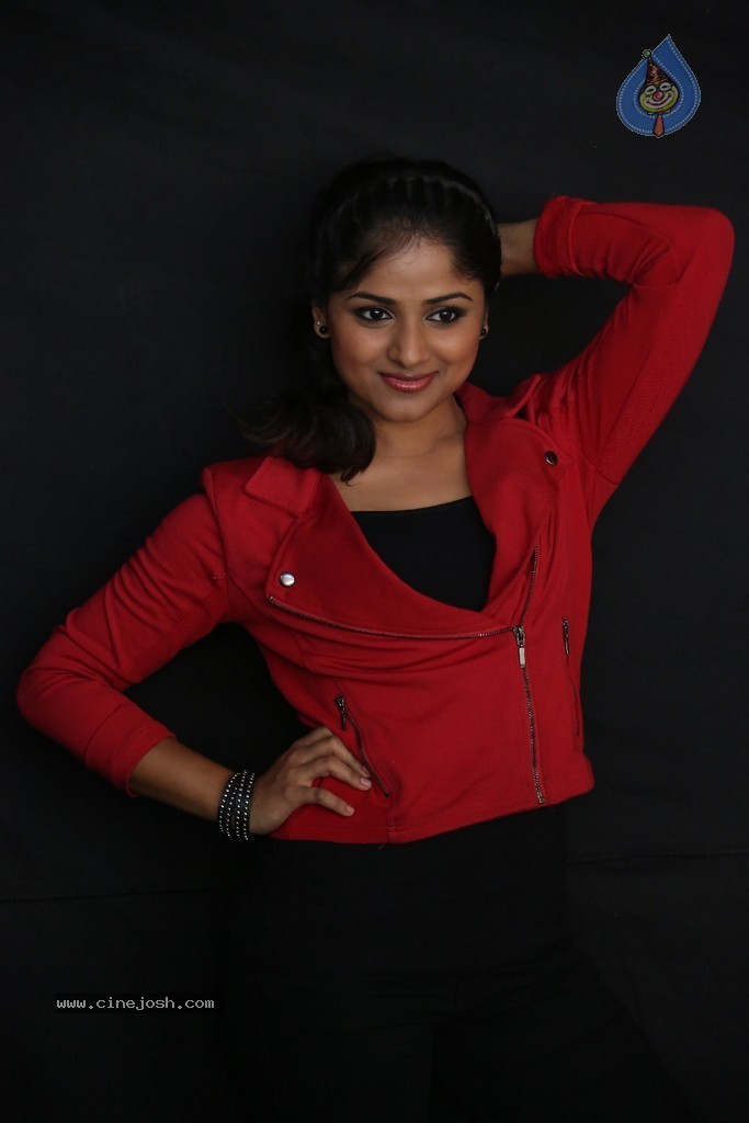 Rehana New Stills - 176 / 200 photos