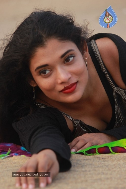 Rekha Boj Photoshoot - 13 / 33 photos