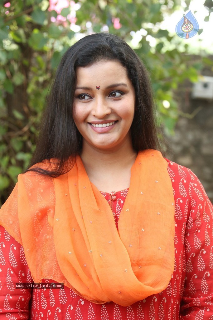 Renu Desai New Photos - 28 / 43 photos