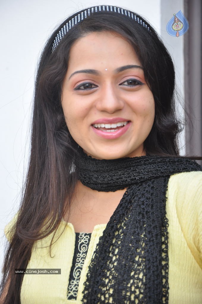 Reshma Latest Stills - 4 / 46 photos