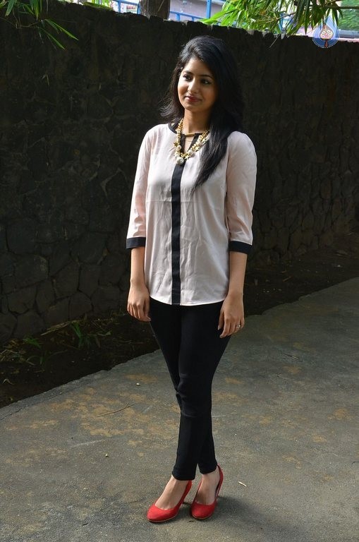 Reshmi Menon Photos - 6 / 18 photos