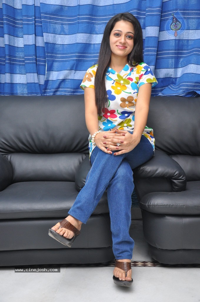 Reshma New Stills - 14 / 49 photos