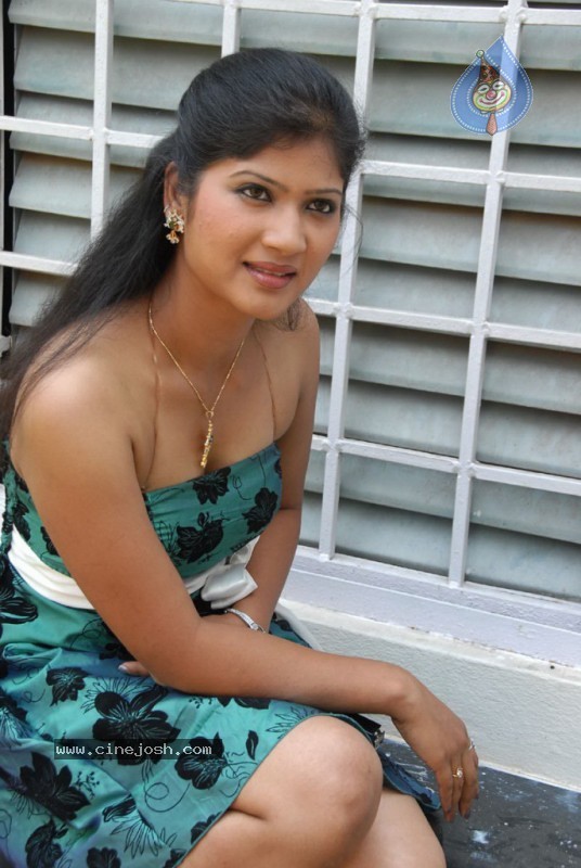 Reshmi Pics - 10 / 28 photos