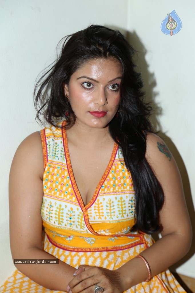 Reva Hot Stills - 53 / 80 photos